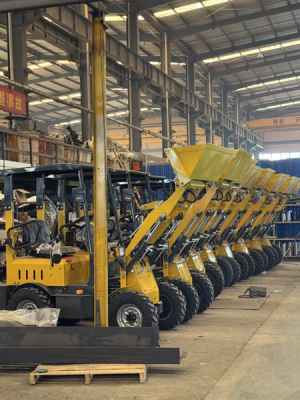 الجرافة ذات العجلات الأربع الصغيرة